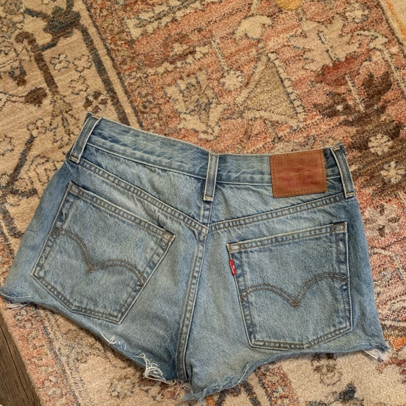👖LEVIS👖  Denim Cutoffs - Picture 2 of 3